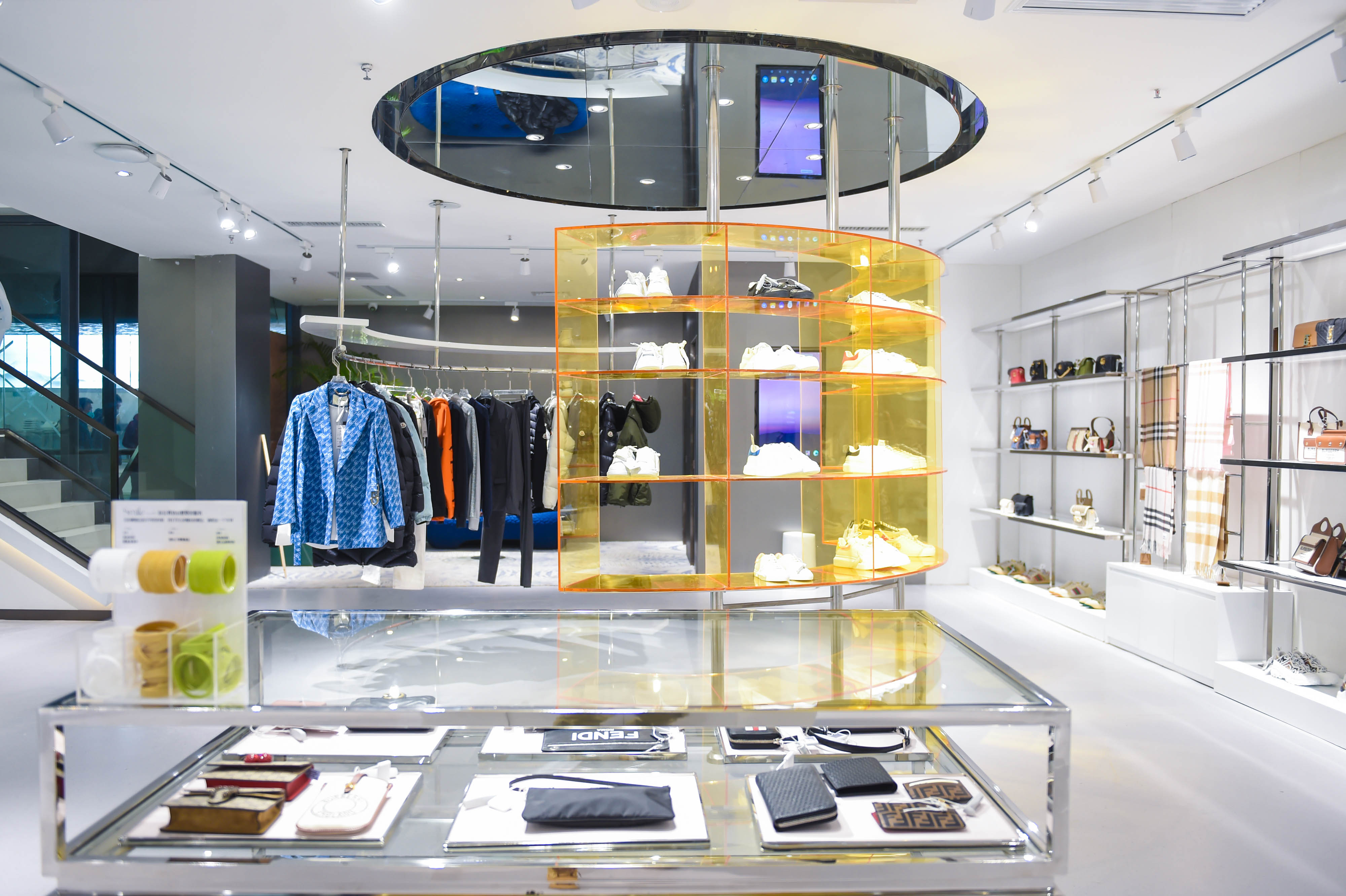LUSSLOOP 精品潮奢集合店双店同开！武汉、西安又添潮流打卡新地标！