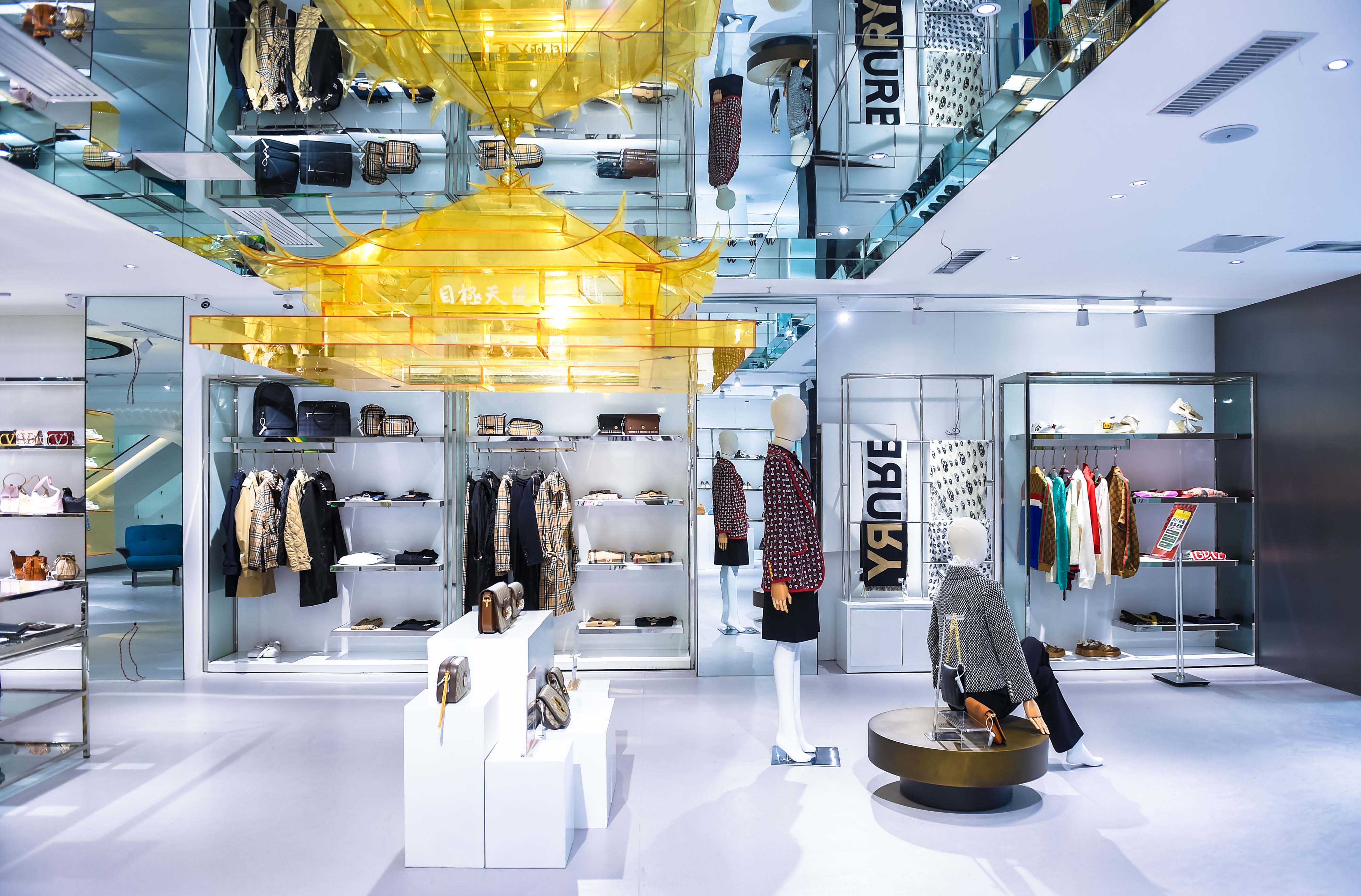 LUSSLOOP 精品潮奢集合店双店同开！武汉、西安又添潮流打卡新地标！